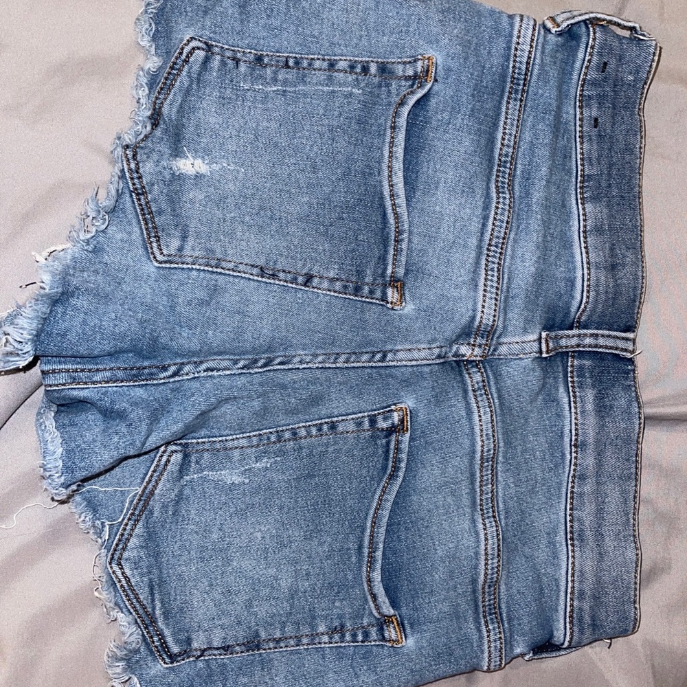 Express Jean Shorts Mid Rise - Picture 2 of 3